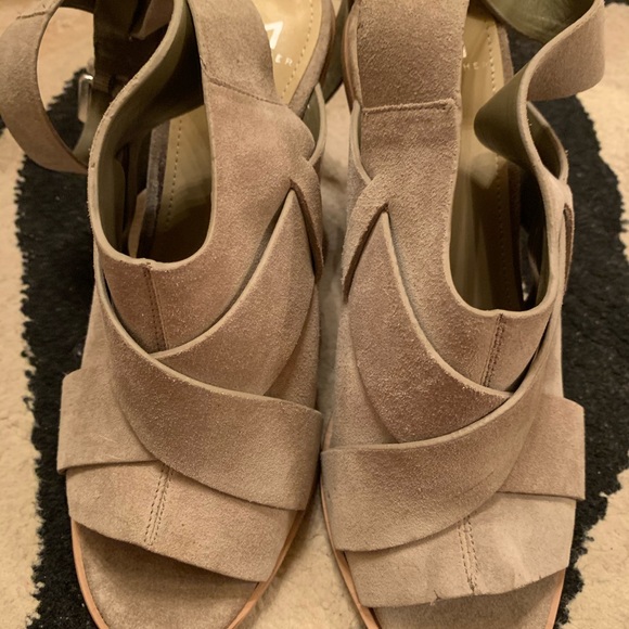 Sandals - Picture 5 of 6